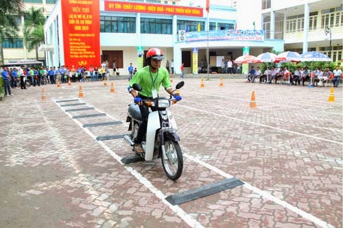 Nơi nào tổ chức thi bằng lái xe máy quận Hà Đông uy tín? 1